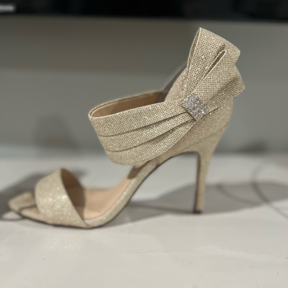 Nina Size 7.5 Champagne Heels-Worn Once